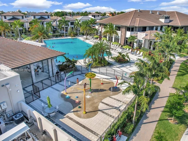 8212 NW 43rd St # 8212, Doral FL 33166