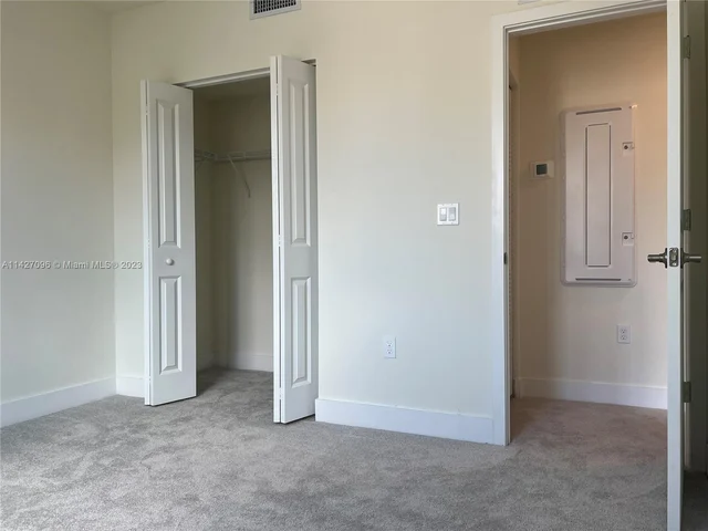 8212 NW 43rd St # 8212, Doral FL 33166