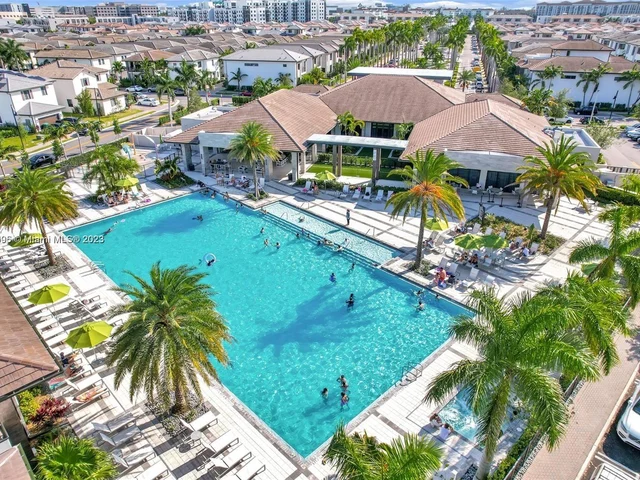 8212 NW 43rd St # 8212, Doral FL 33166