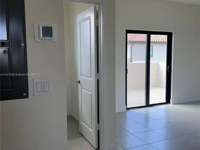 8212 NW 43rd St # 8212, Doral FL 33166