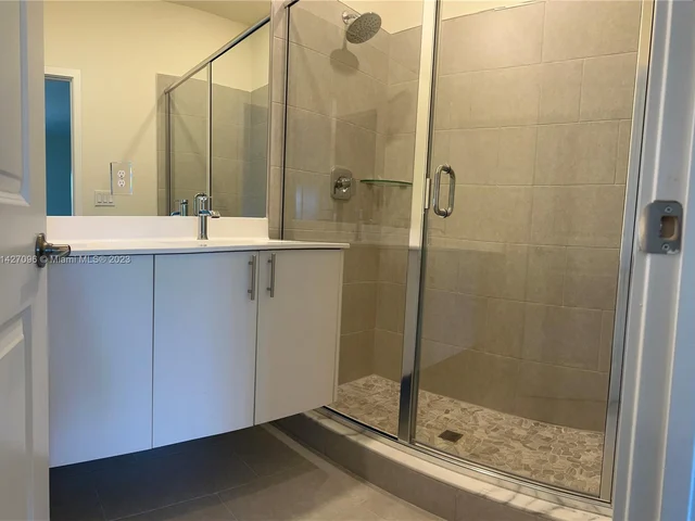 8212 NW 43rd St # 8212, Doral FL 33166