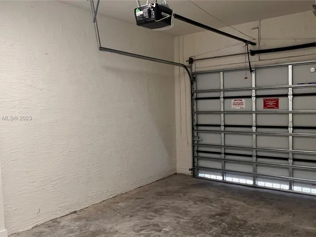 8212 NW 43rd St # 8212, Doral FL 33166