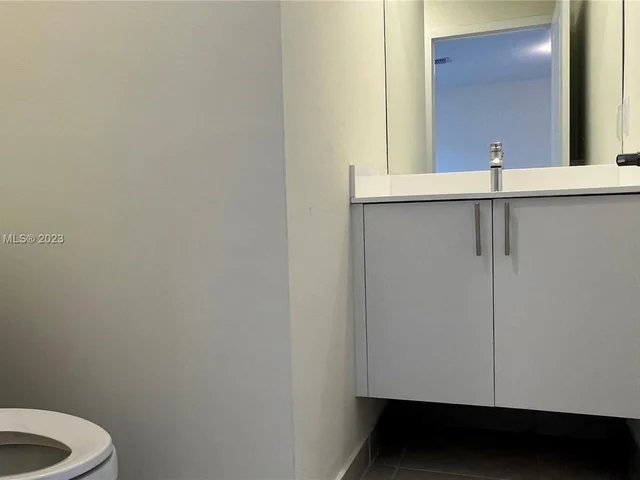 8212 NW 43rd St # 8212, Doral FL 33166