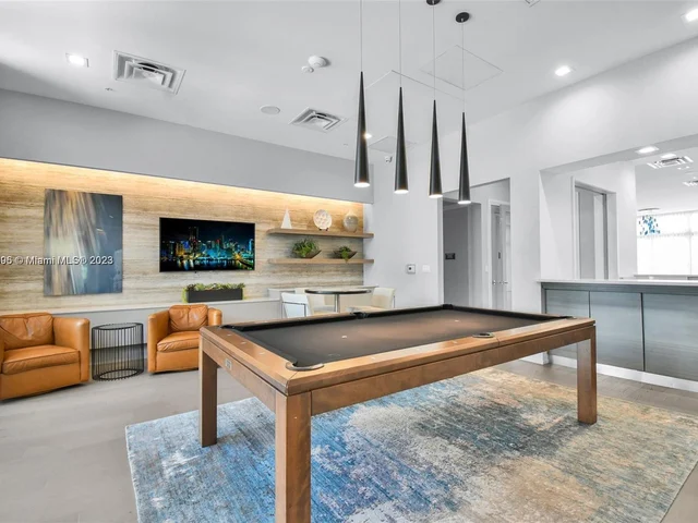 8212 NW 43rd St # 8212, Doral FL 33166