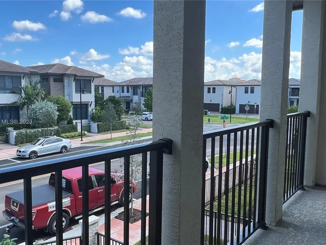 8212 NW 43rd St # 8212, Doral FL 33166