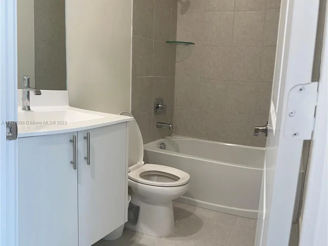 8212 NW 43rd St # 8212, Doral FL 33166