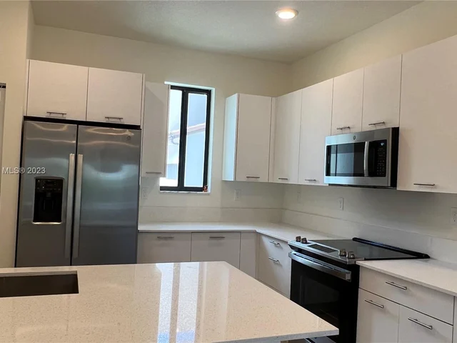 8212 NW 43rd St # 8212, Doral FL 33166