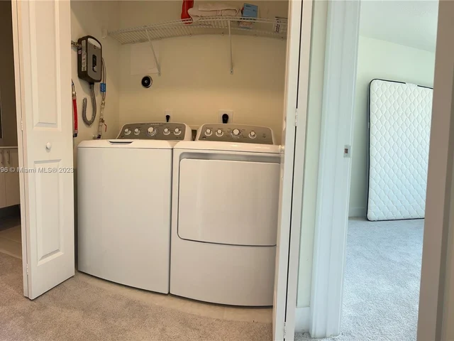 8212 NW 43rd St # 8212, Doral FL 33166