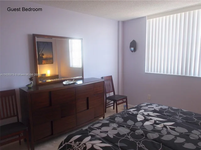 1833 S Ocean Dr # 1708, Hallandale Beach FL 33009