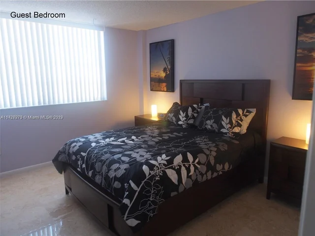 1833 S Ocean Dr # 1708, Hallandale Beach FL 33009