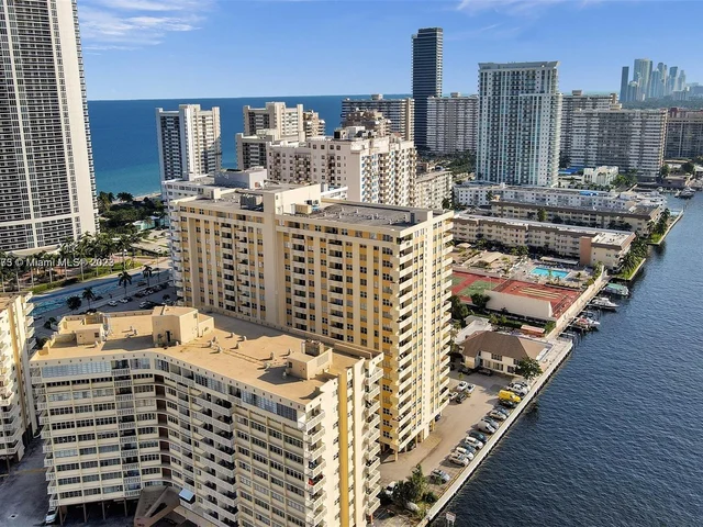 1833 S Ocean Dr # 1708, Hallandale Beach FL 33009