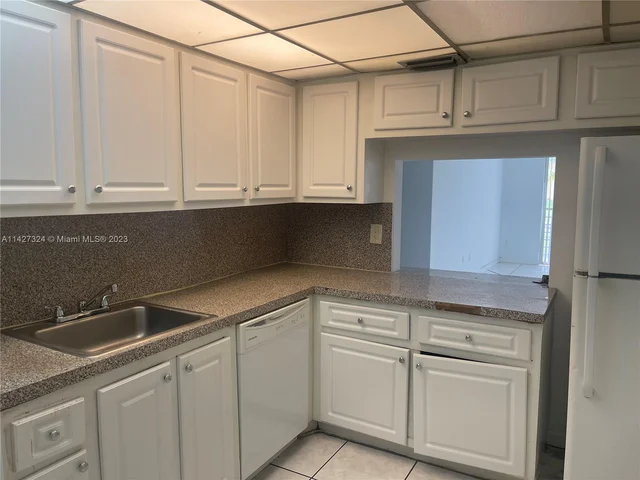 3195 Foxcroft Rd # 103, Miramar FL 33025