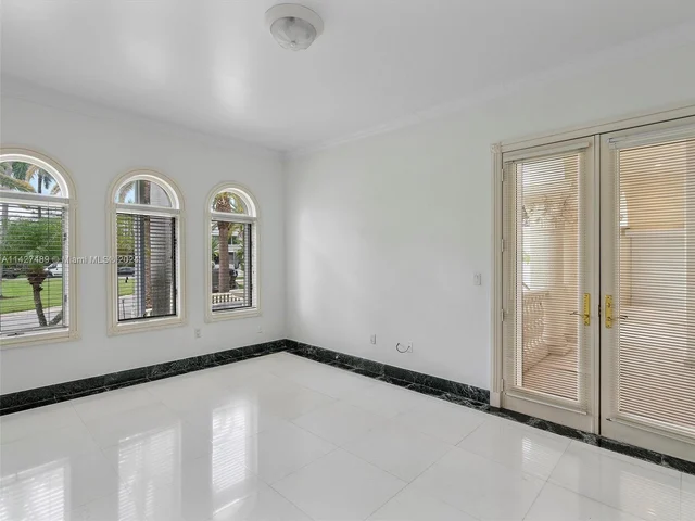 166 Bal Bay Dr, Bal Harbour FL 33154