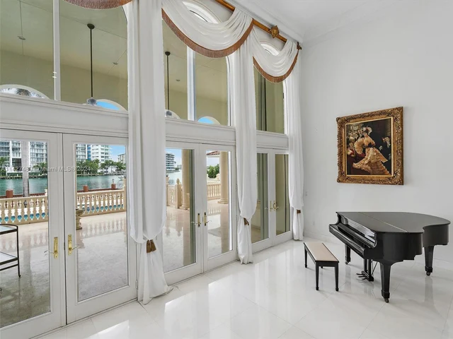 166 Bal Bay Dr, Bal Harbour FL 33154