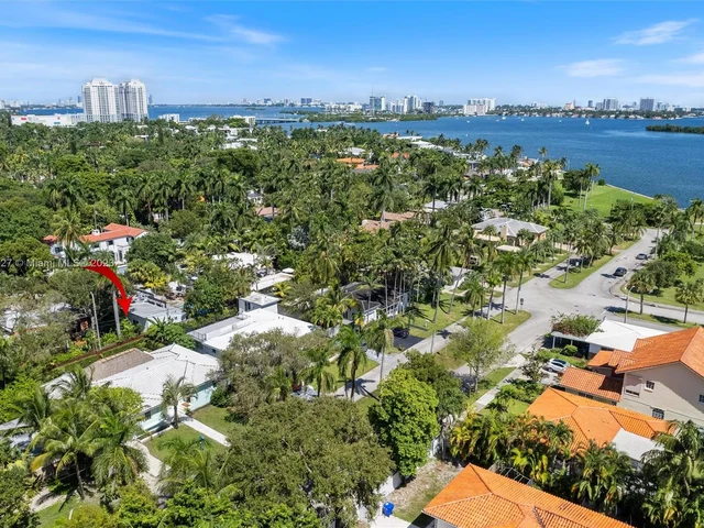 899 NE 71st St, Miami FL 33138