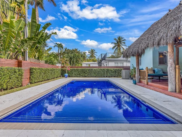 899 NE 71st St, Miami FL 33138