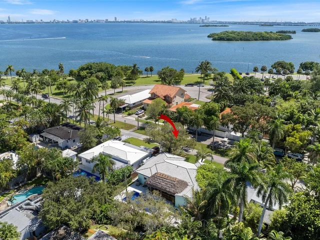 899 NE 71st St, Miami FL 33138