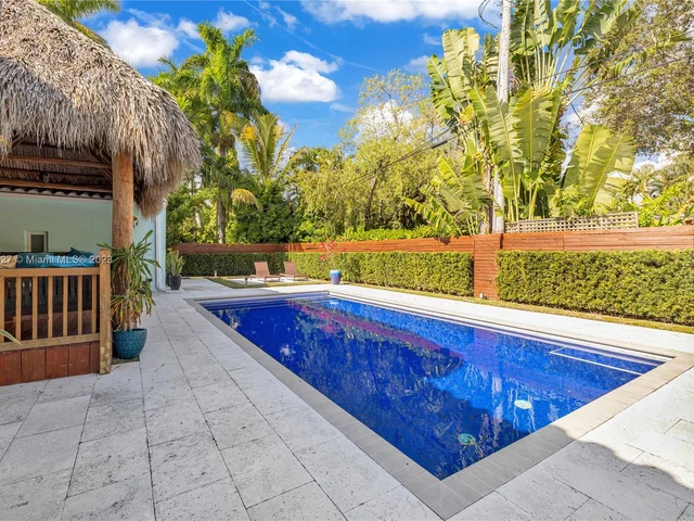 899 NE 71st St, Miami FL 33138