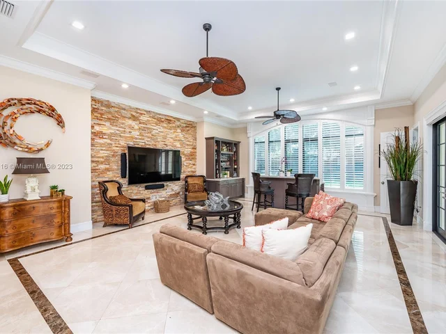 11800 SW 69th Ave, Pinecrest FL 33156