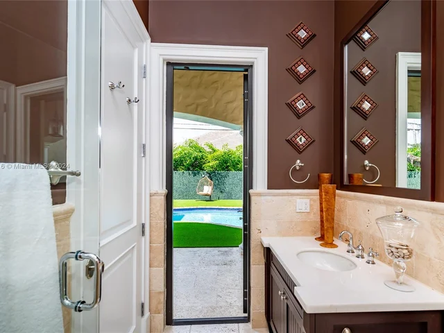 11800 SW 69th Ave, Pinecrest FL 33156