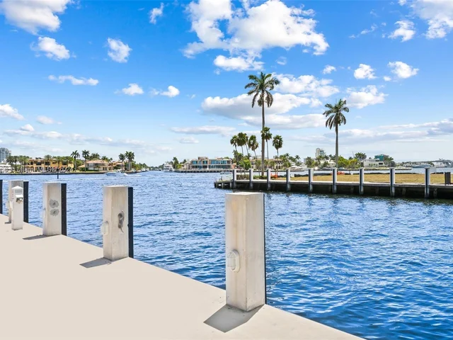 1822 SE 9th St, Fort Lauderdale FL 33316