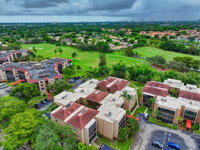 4000 N Hills Dr # 1, Hollywood FL 33021