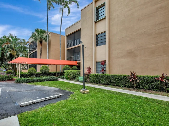 4000 N Hills Dr # 1, Hollywood FL 33021