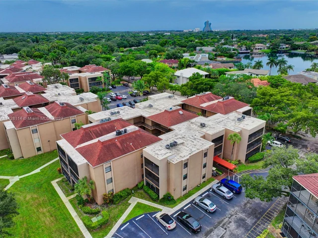 4000 N Hills Dr # 1, Hollywood FL 33021