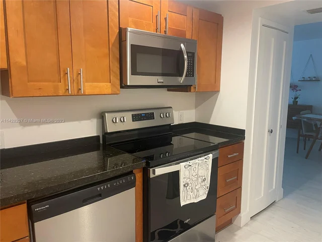 6969 Collins Ave # 406, Miami Beach FL 33141