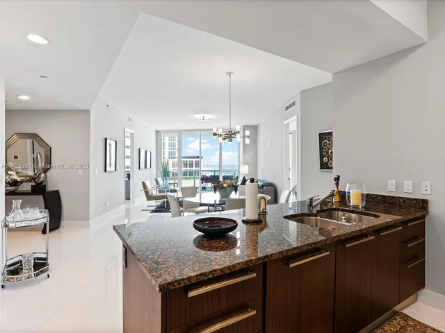 15811 Collins Ave # 503, Sunny Isles Beach FL 33160