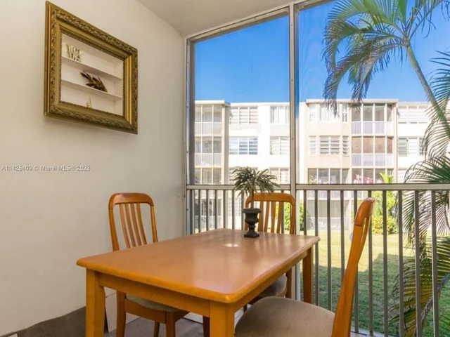 1670 NE 191st St # 3, Miami FL 33179