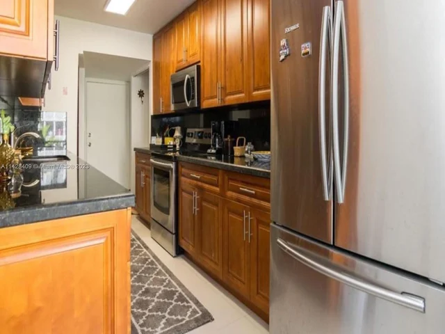 1670 NE 191st St # 3, Miami FL 33179