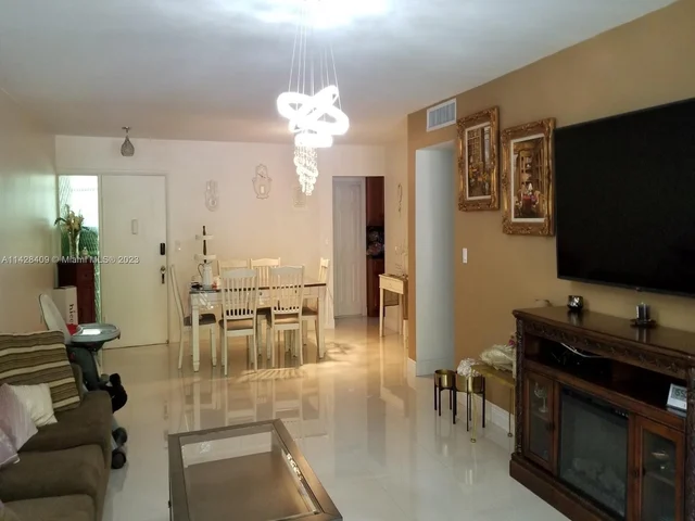 1670 NE 191st St # 3, Miami FL 33179