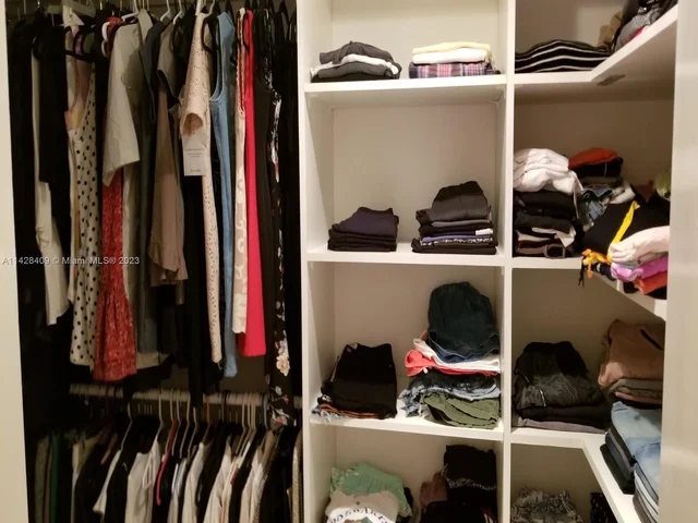 1670 NE 191st St # 3, Miami FL 33179