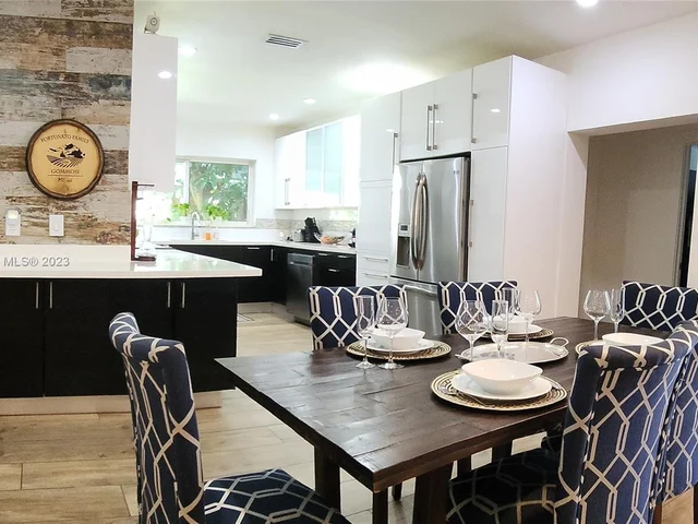 3551 E Glencoe St, Miami FL 33133