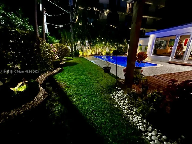 3551 E Glencoe St, Miami FL 33133