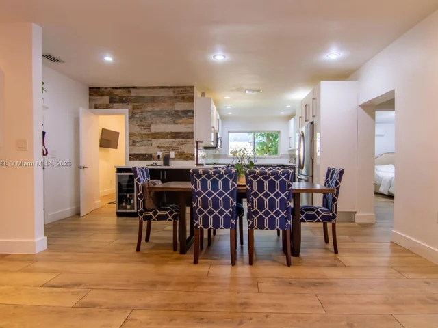 3551 E Glencoe St, Miami FL 33133