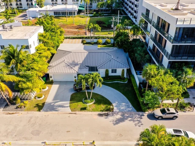 3551 E Glencoe St, Miami FL 33133