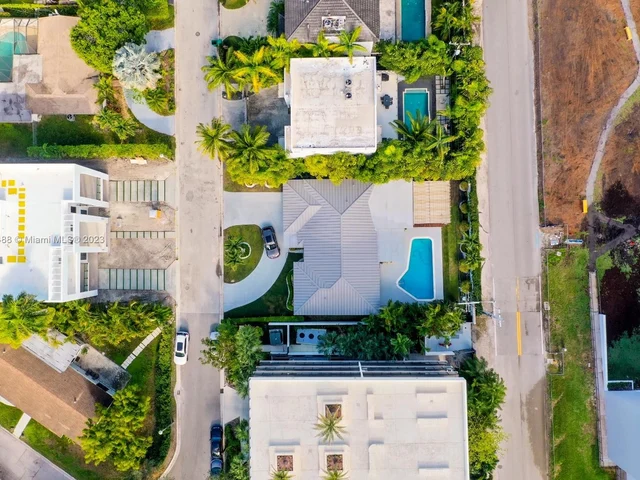 3551 E Glencoe St, Miami FL 33133