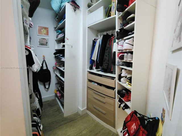 3551 E Glencoe St, Miami FL 33133