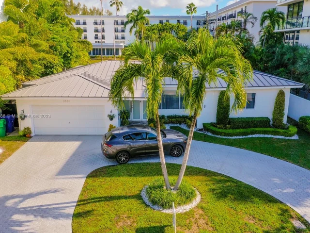 3551 E Glencoe St, Miami FL 33133