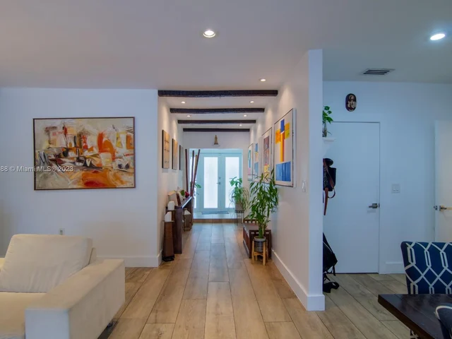 3551 E Glencoe St, Miami FL 33133