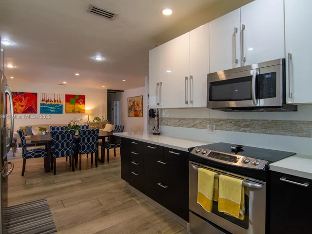 3551 E Glencoe St, Miami FL 33133