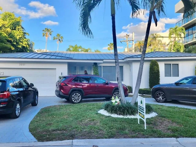 3551 E Glencoe St, Miami FL 33133