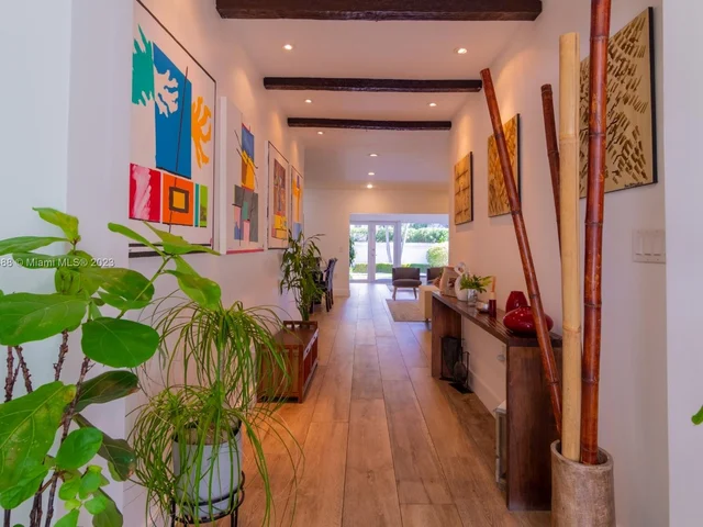 3551 E Glencoe St, Miami FL 33133