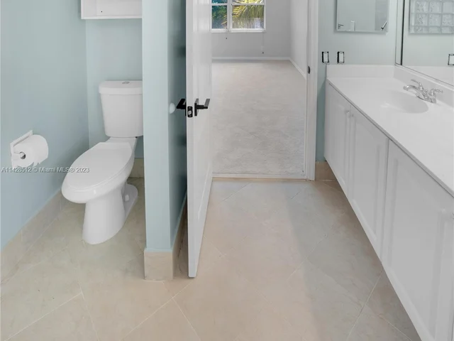 5606 NW 122nd Ter, Coral Springs FL 33076