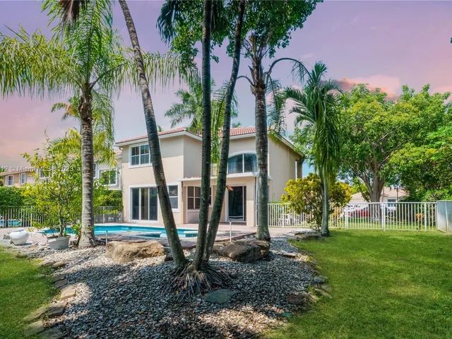 5606 NW 122nd Ter, Coral Springs FL 33076