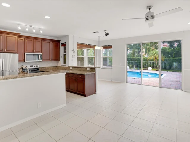 5606 NW 122nd Ter, Coral Springs FL 33076