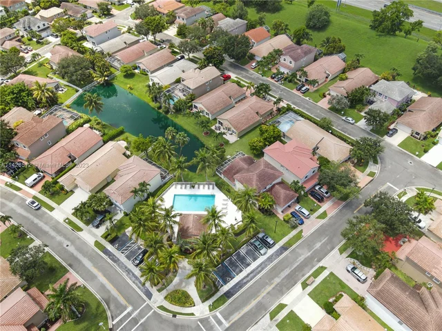 5606 NW 122nd Ter, Coral Springs FL 33076