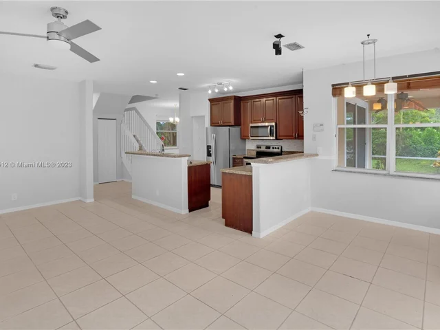 5606 NW 122nd Ter, Coral Springs FL 33076